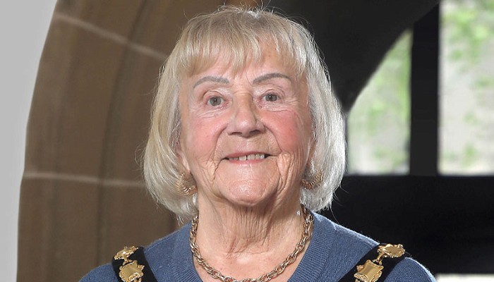 Cynghorydd Joan Butterfield